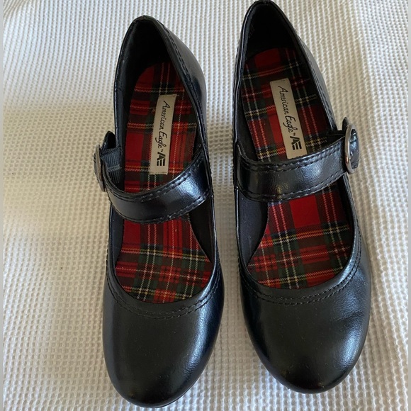 3 for 15$! American Eagle heeled vegan patent leather black Mary Jane’s. Size 8. - Picture 6 of 6